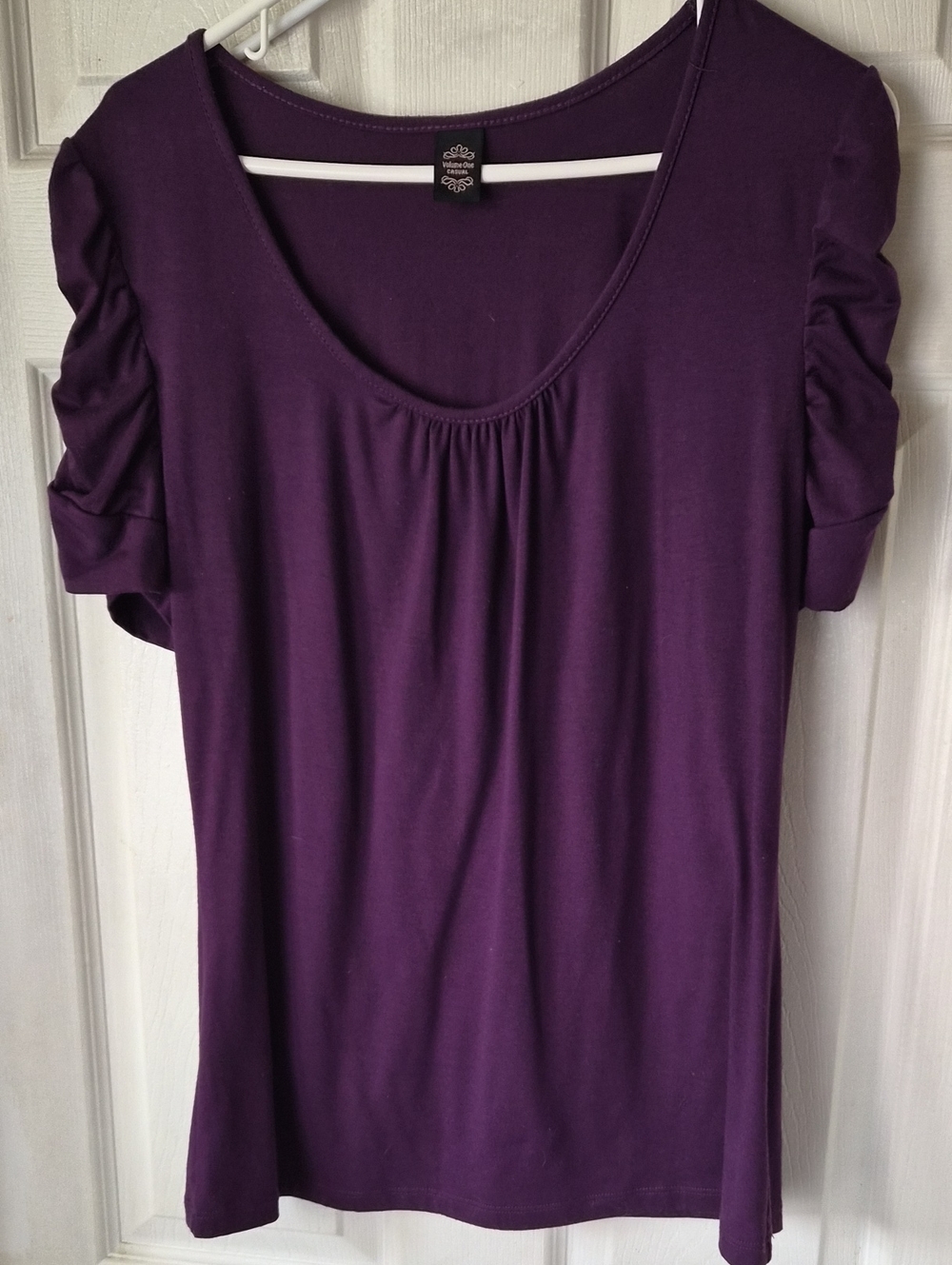 Women’s Scoop Neck Short Sleeve Top in Deep Purple
